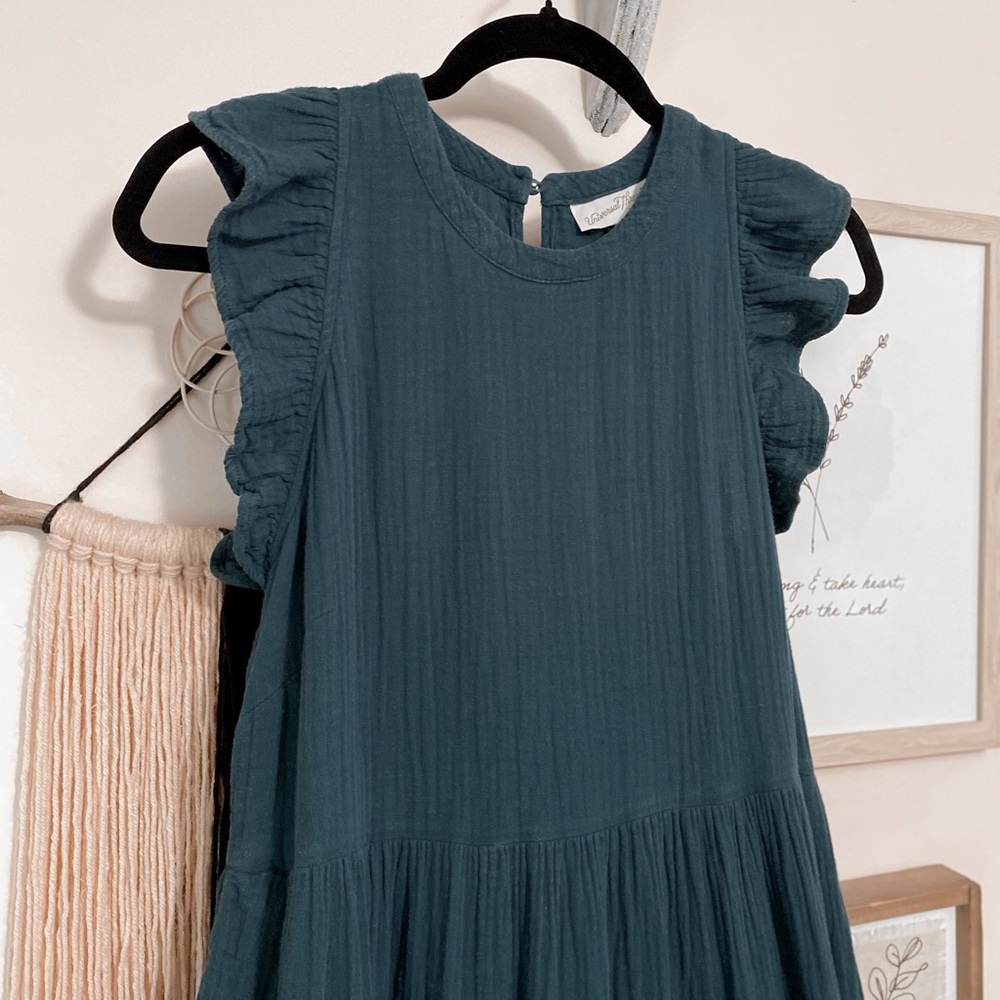 ☽ blue-green dress